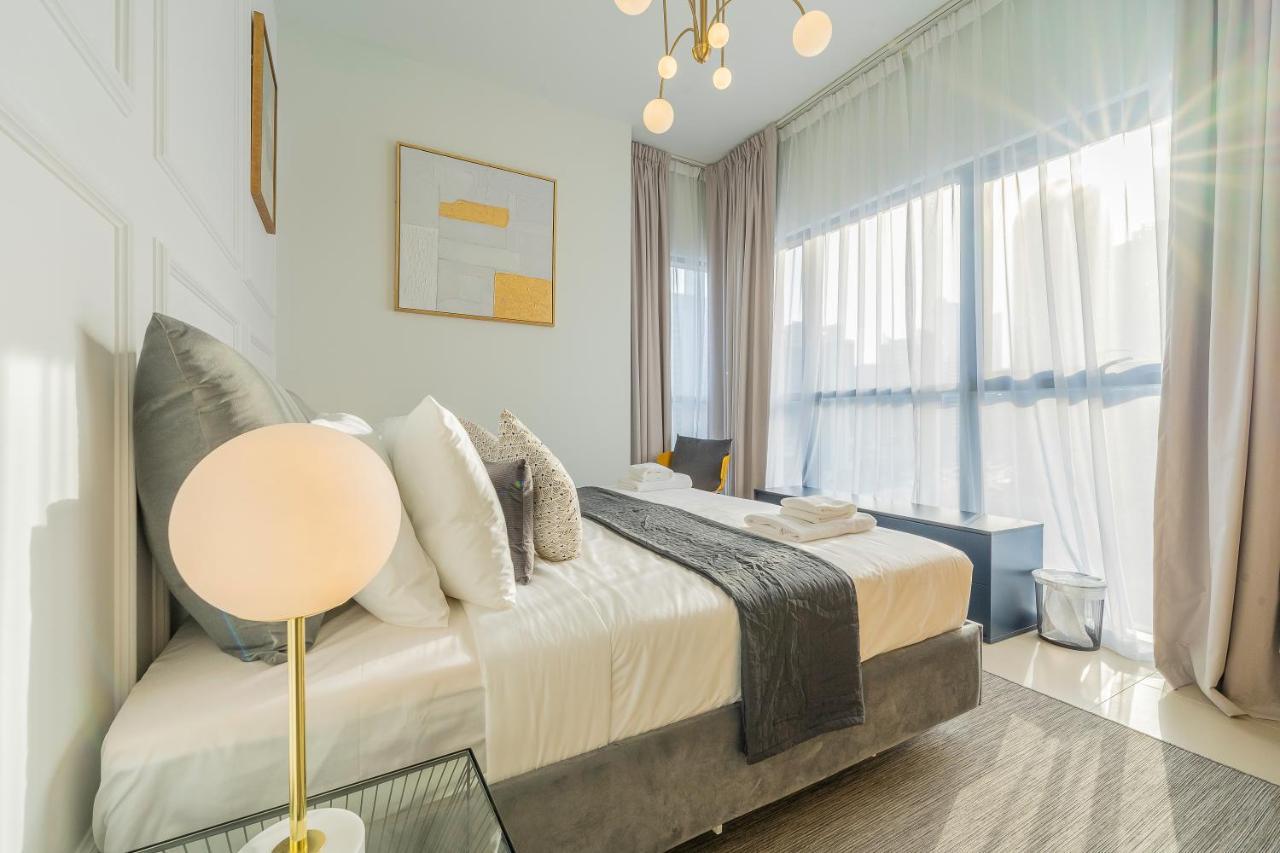 Nouveau Art Deco 3Br With Burj & Canal Views Dubai Exterior foto