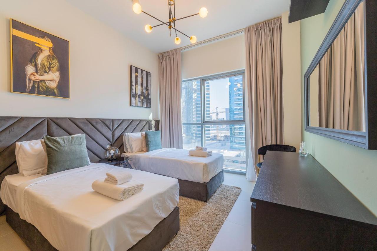 Nouveau Art Deco 3Br With Burj & Canal Views Dubai Exterior foto
